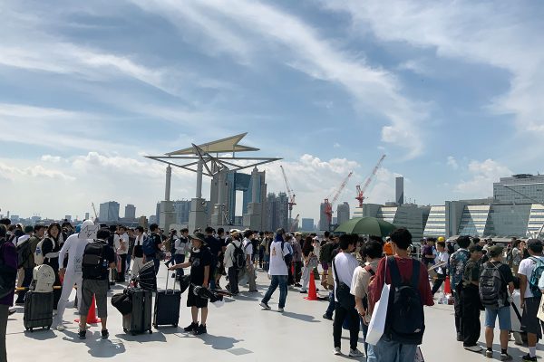 コミケC104 1日目 西館屋上コスプレエリア 炎天下 日焼け止め