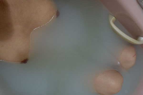 MTFおっぱい 入浴 にごり湯