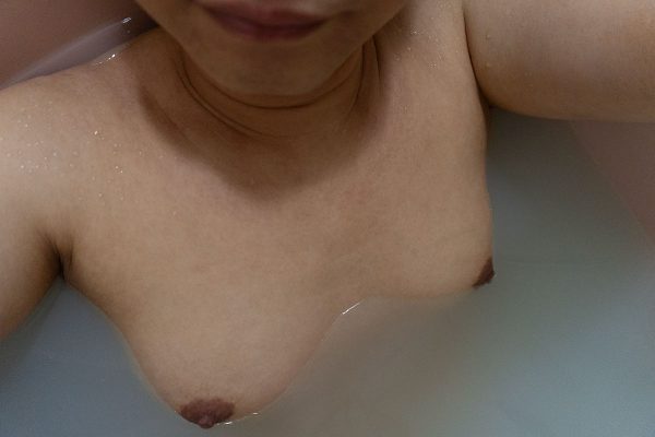 MTFおっぱい 入浴 にごり湯