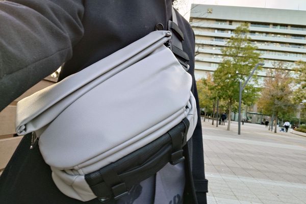 軽涼スリングバッグ 第一化成ウルトラファブリクス 航空機や高級車の内装 高級家具