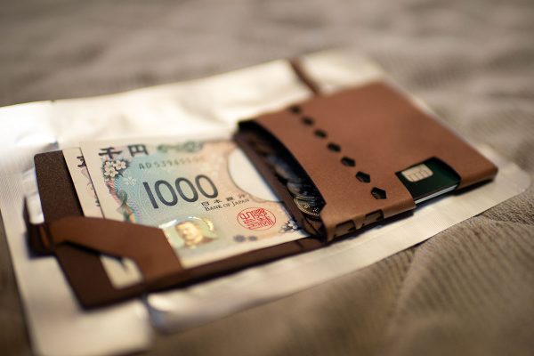 極小 最薄 最軽量 財布 UNIVERO