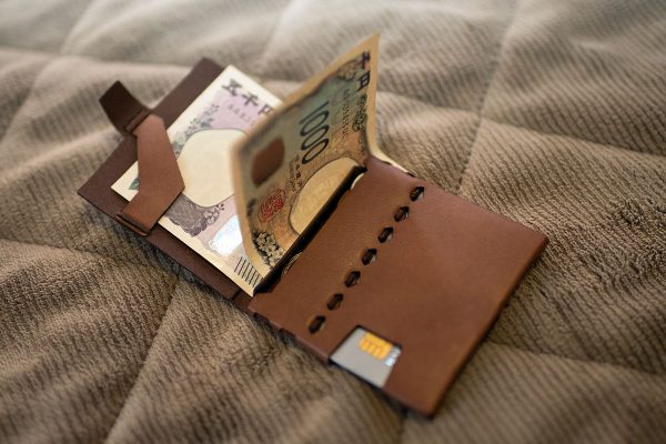 極小 最薄 最軽量 財布 UNIVERO