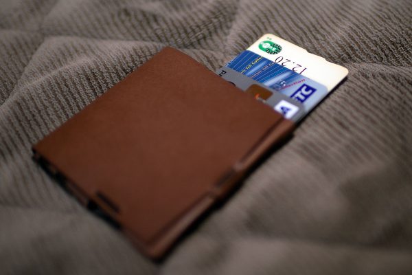 極小 最薄 最軽量 財布 UNIVERO タッチ決済カード干渉 スキミング防止