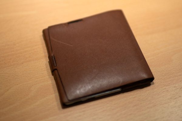 極小 最薄 最軽量 財布 UNIVERO フラットな一枚板