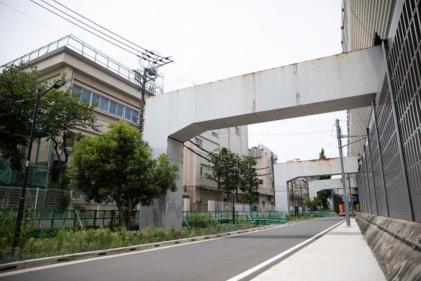 中央道 高井戸IC入り口 富士見丘小学校