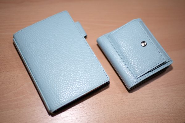 notivoシステム手帳 YOSHINA 最小本革二つ折り財布