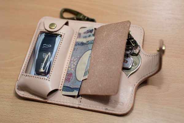 本革スマートキーケース 隠し現金
