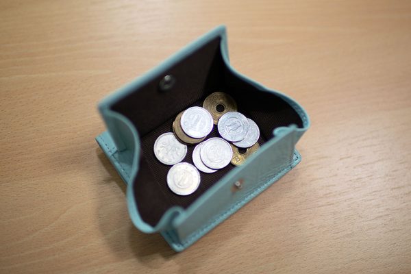 YOSHINA 最小本革二つ折り財布 コイン収納部が外で別 コイン支払いがし易い