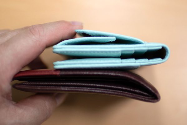 YOSHINA 最小本革二つ折り財布 厚み3cm