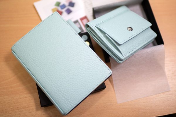 YOSHINA 最小本革二つ折り財布 notivoシステム手帳