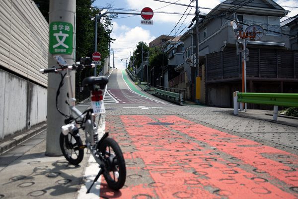 世田谷区 岡本三丁目 富士見坂 急坂 激坂 傾斜14° 勾配22% 急傾斜