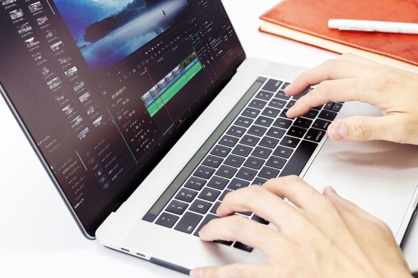YouTube 動画撮影 編集 集客 再生回数 登録者数