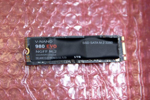 M.2 NGFF SSD 安い中華製 壊れてる gen3 SATA