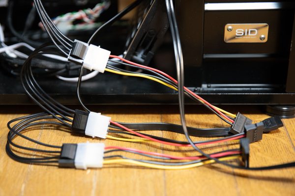 自作PC 電源ケーブル 3.3V問題 ペリフェラル4ピン-SATA電源変換ケーブル