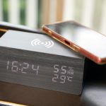 Qi スマホ ワイヤレス充電 目覚まし時計 LEDカレンダー時計